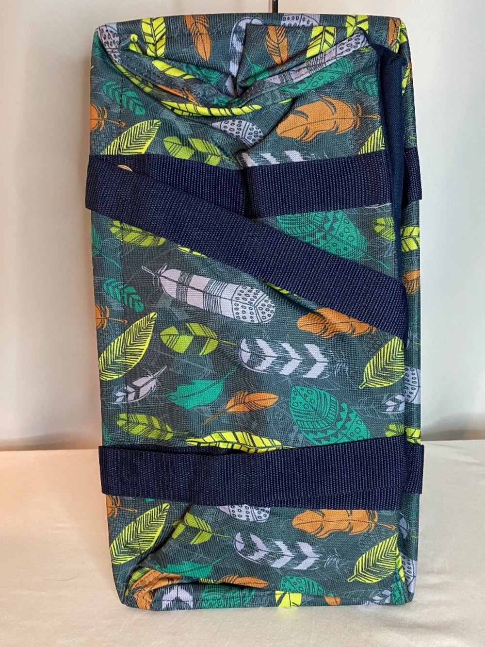 Thirty One Medium Utility Tote, Falling Feathers, NWT - Picture 2 of 4
